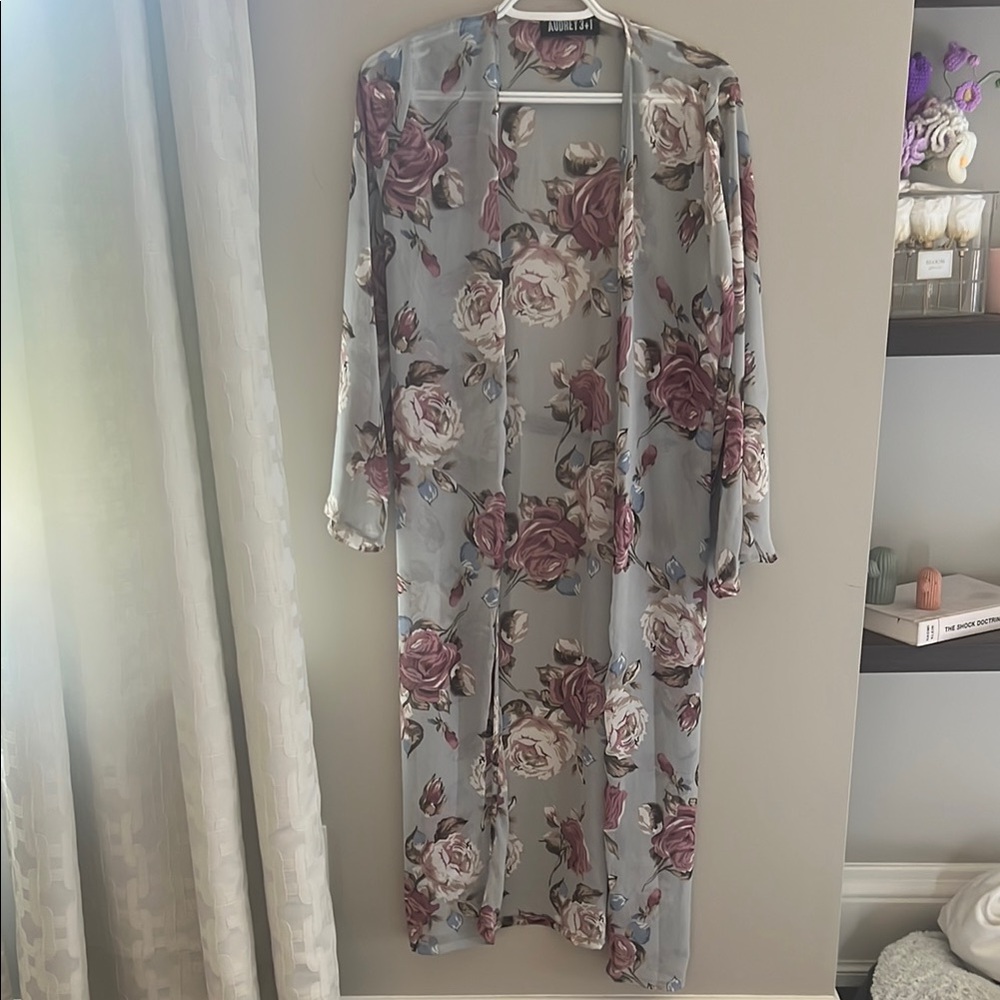 Audrey 3+1 Gray and Pink Floral Kimono